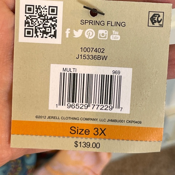 John Mark NWT 3X Button Down Blouse Top Embroidered Roll Tab Sleeves Floral $139 - Picture 5 of 8